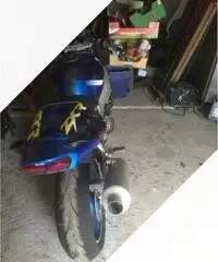 Kawasaki Ninja ZX-6oo mod J 2001 integra