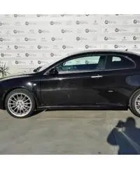ALFA ROMEO GT 1.9 JTDM 16V Distinctive Black Line