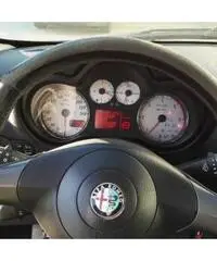 ALFA ROMEO GT 1.9 JTDM 16V Distinctive Black Line