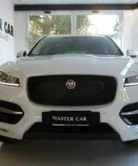 Jaguar F-pace 2.0d 180 CV R-sport