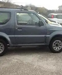 Suzuki Jimny 1.5 DDiS cat 4WD Suzuki Jimny 1.5 DDiS cat 4WD
