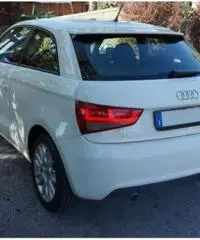 Audi A1 1.6 TDi Xenon-led 105 CV