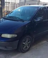 CHRYSLER Voyager 2.5 turbodiesel LE CHRYSLER Voyager 2.5 turbodiesel LE