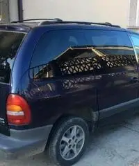 CHRYSLER Voyager 2.5 turbodiesel LE CHRYSLER Voyager 2.5 turbodiesel LE