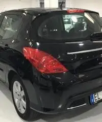 PEUGEOT 308 1.6 e-HDi 112cv S&S 5p Allure PEUGEOT 308 1.6 e-HDi 112cv S&S 5p Allure