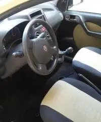 FIAT Panda 1.2 16V Emotion 2010