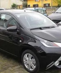 TOYOTA Aygo 1.0 VVT-i 69 CV 5 porte x-play