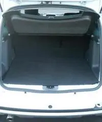 DACIA Duster 16 Laureate 4x4 105cv