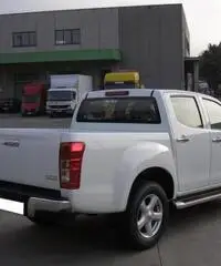 ISUZU D-Max 2.5 Crew Cab Quasar A/T 4WD