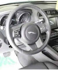 JAGUAR F-Pace 2.0d AWD A/T Pure (Super Ammortamento)