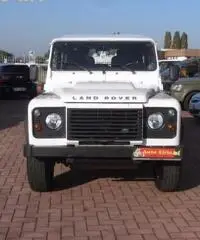 LAND ROVER Defender 90 2.4 TD4 Station Wagon S