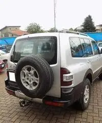 Mitsubishi Pajero Pajero 3.2 4X4  DI-D  PASSO LUNGO 7posti