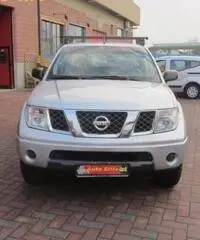 NISSAN Navara 2.5 dCi 4 porte Double Cab LE