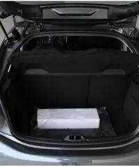 PEUGEOT 208 PureTech 82 5 porte Active PEUGEOT 208 PureTech 82 5 porte Active