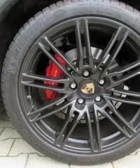 PORSCHE Cayenne 4.8 Turbo