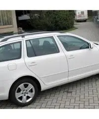 SKODA Octavia 2.0 TDI CR F.AP. DSG Wagon Ambit