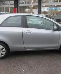 TOYOTA Yaris 1.0 3 porte Now