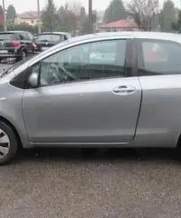 TOYOTA Yaris 1.0 3 porte Now