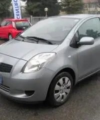 TOYOTA Yaris 1.0 3 porte Now