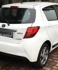 TOYOTA Yaris 1.5 Hybrid 5 porte Active