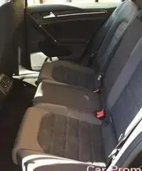 VOLKSWAGEN Golf 1.6TDi HighLine 5porte Blue Motion