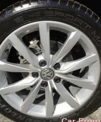 VOLKSWAGEN Golf 1.6TDi HighLine 5porte Blue Motion