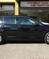 VOLKSWAGEN Golf 1.6TDi HighLine 5porte Blue Motion