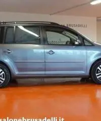 VOLKSWAGEN Touran 1.9 TDI 105CV Conceptline 7 POSTI KM CERTIFICATI