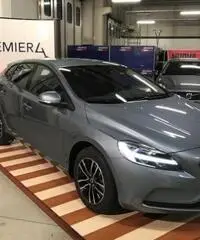VOLVO V40 D2 Geartronic Momentum