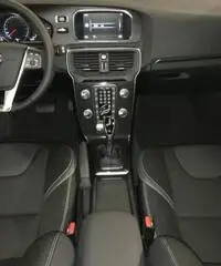 VOLVO V40 D2 Geartronic Momentum