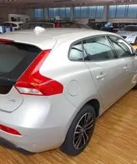VOLVO V40 D2 Momentum