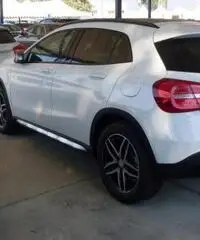 MERCEDES-BENZ GLA 200 d Automatic Enduro Activity