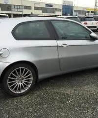 ALFA ROMEO 147 1.9 JTD (115 CV) cat 3p. Distinctive + cerchi 