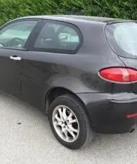 ALFA ROMEO 147 1.9 JTD (115 CV) cat 3p. Distinctive Interno Pelle