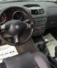ALFA ROMEO 147 1.9 JTD (115 CV) cat 3p. Distinctive Interno Pelle