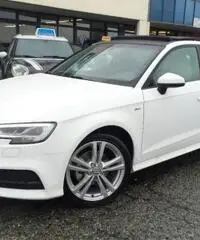 AUDI A3 SPB 2.0 TDI Sport S line Tetto+Fari LED+