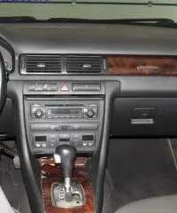 AUDI A6 allroad 2.5 TDI CV180 -Riservata ad operatori del settore!