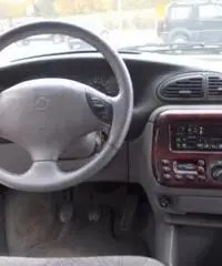 CHRYSLER Voyager 2.5 turbodiesel LE