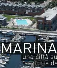 Negozio porto turistico marina di ravenna Negozio porto turistico marina di ravenna