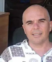 Lui cerca lei Lui cerca lei