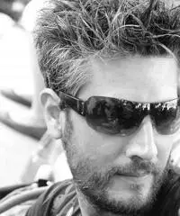 Cercasi storia seria Cercasi storia seria