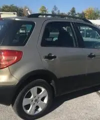 FIAT Sedici 1.9 MJT 4x4 FIAT Sedici 1.9 MJT 4x4