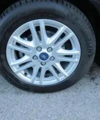 FORD Focus 1.6 120 CV GPL Titanium