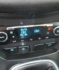 FORD Kuga 2.0 TDCI 140 CV 4WD Titanium