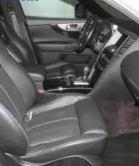 INFINITI FX 3.0 D BLACK AND WHITE EDITION CV238 FULL!!!!!!!!!