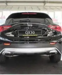 INFINITI QX30 2.2 diesel DCT AWD Premium +Tetto pano +Navig + INFINITI QX30 2.2 diesel DCT AWD Premium +Tetto pano +Navig +