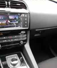 JAGUAR F-Pace 2.0d 180 CV AWD AUT. R-SPORT SOLO 3000 KM !!!
