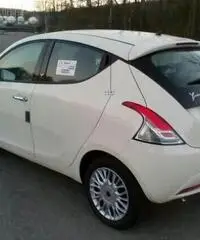 LANCIA Ypsilon 1.2 69 CV 5 porte Silver