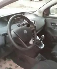 LANCIA Ypsilon 1.2 69 CV 5 porte Silver