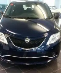 LANCIA Ypsilon 1.2 69 CV 5 porte Silver